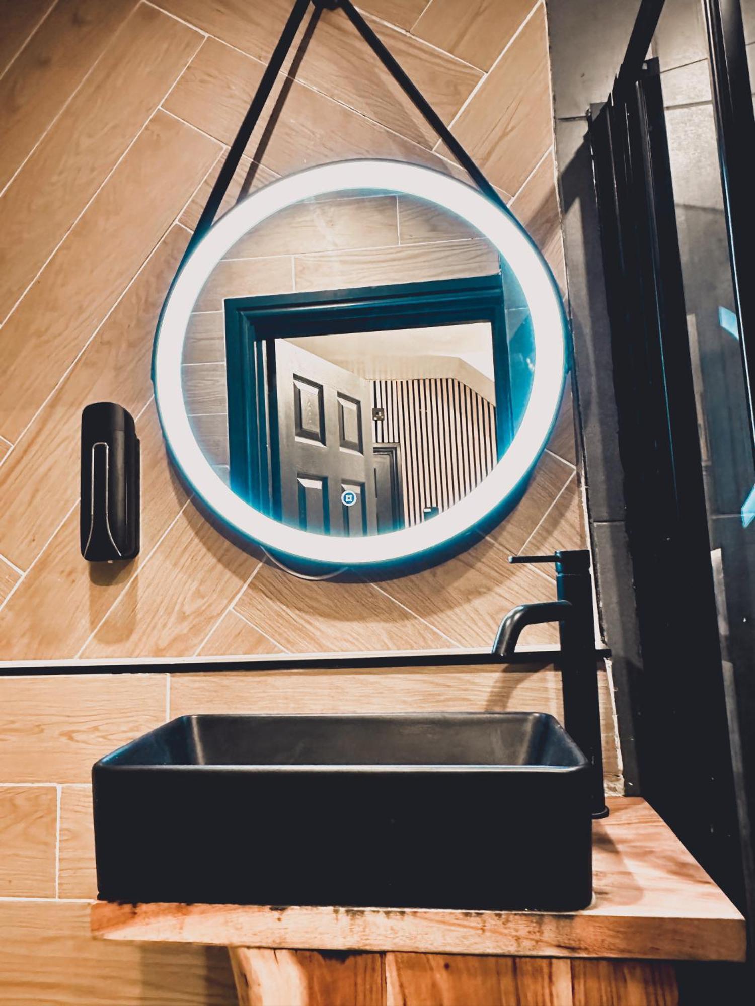 G Eighty Four Aparthotel London Eksteriør bilde