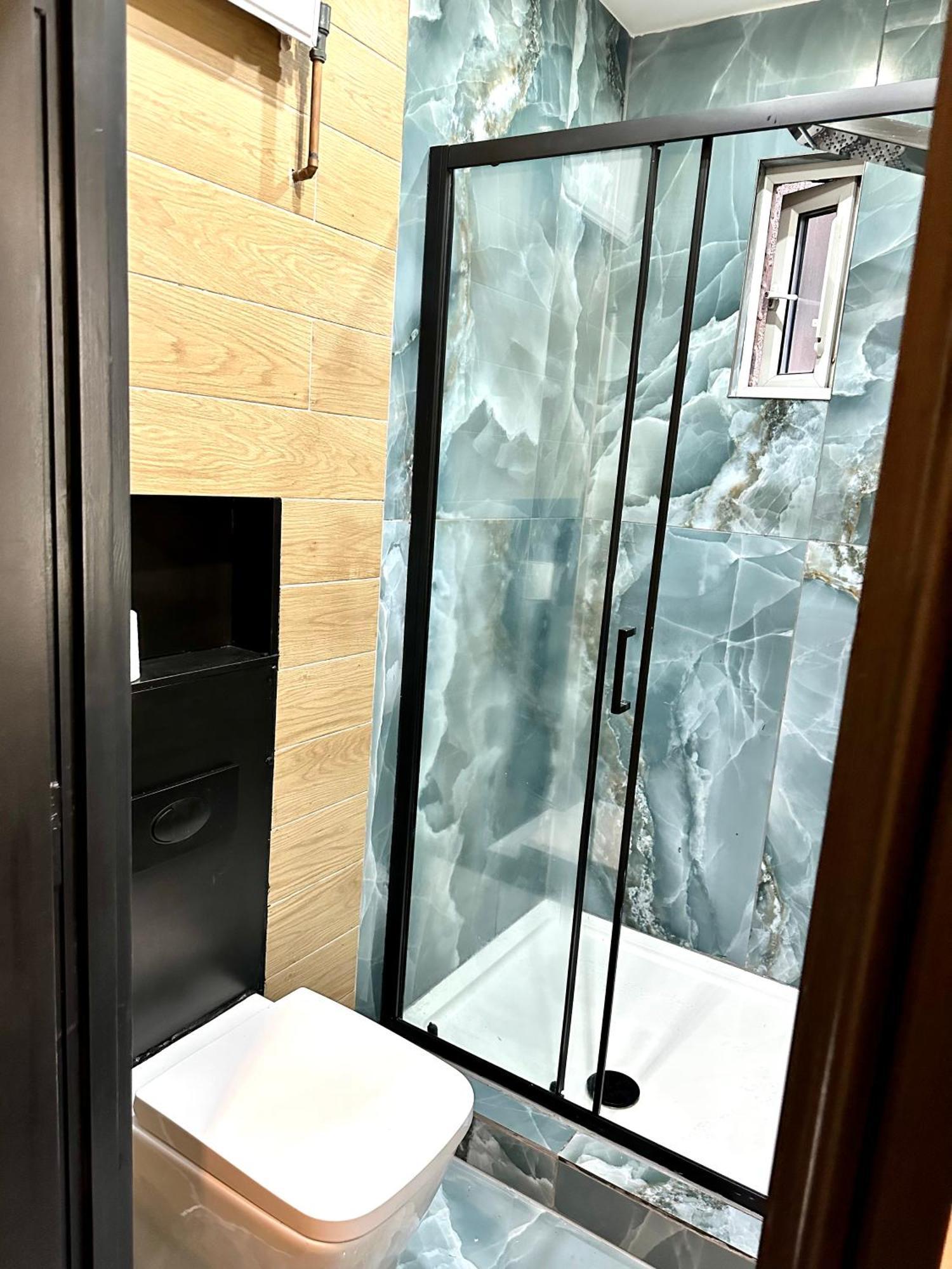 G Eighty Four Aparthotel London Eksteriør bilde