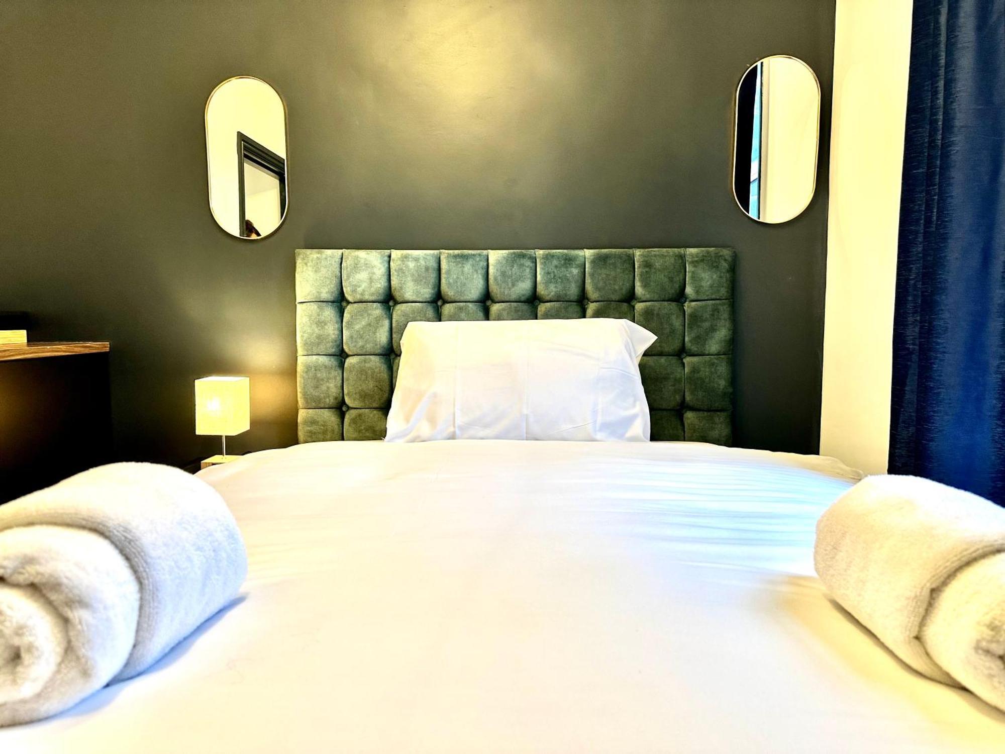 G Eighty Four Aparthotel London Eksteriør bilde