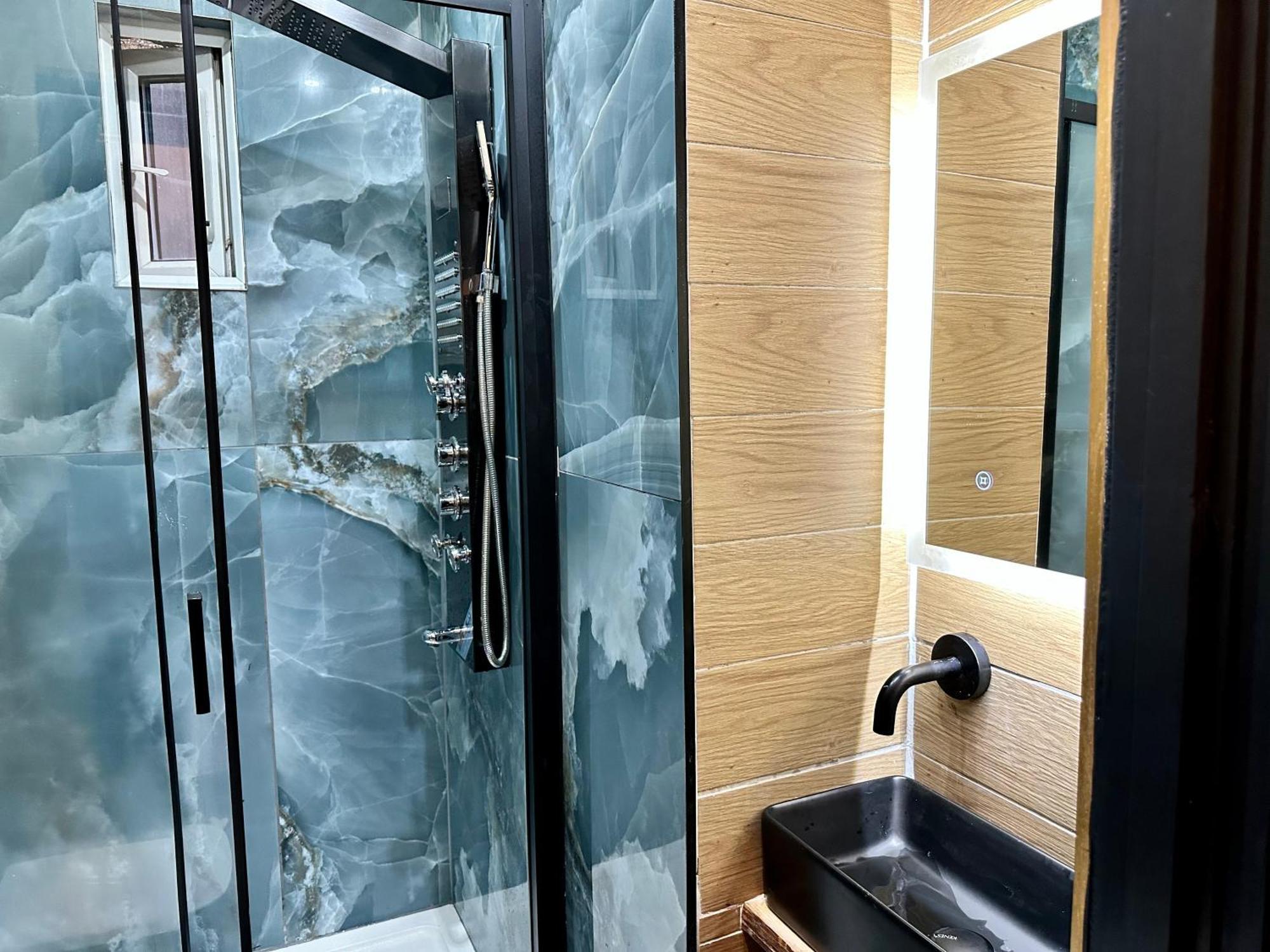 G Eighty Four Aparthotel London Eksteriør bilde